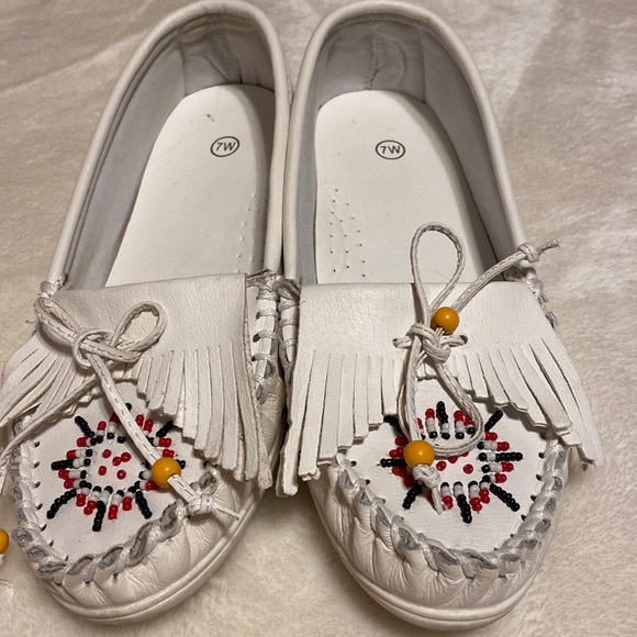 Shoes - White leather Moccasins